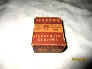A Vintage Box of 1950/60's Maspro Marrickville Sydney 1/2" Insulated Staples - Bild 1 von 6