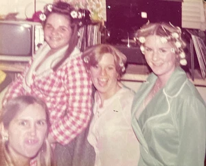 1970s Young Ladies College Girls Sleepover Pajamas Hair Rollers Orig Photo P3r1 - Picture 1 of 12