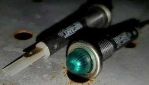 2 luces indicadoras de montaje en panel verde 24 V LEERAFT L75-24 24 V - Imagen 1 de 3