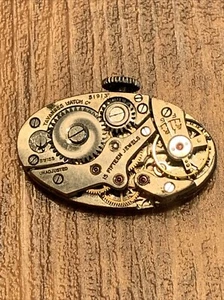 Vintage  Tavannes  Watch Movement for Parts/repair 15 Jewel 51913 - Picture 1 of 4