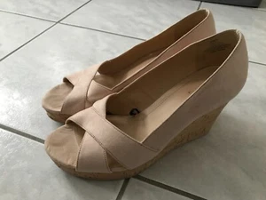 H&M Damen Pumps High Heels Absatzschuhe Keilabsatz Komfortschuhe Beige Gr. 40 - Bild 1 von 3