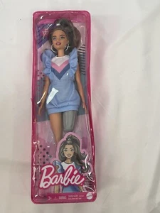 Barbie Fashionistas #121 Muñeca Pierna Prótesis, Suéter Vestido Azul - Imagen 1 de 2