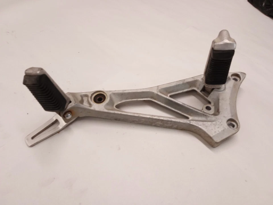 Soporte silenciador izquierdo suzuki gs550e gs550ed con reposapiés se adapta a 1983-1986 Foto 1 de 1