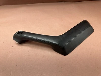 Manija de puerta trasera derecha de cuero negra OEM #91300 BMW E34 535I M5 525I 530I Foto 1 de 4