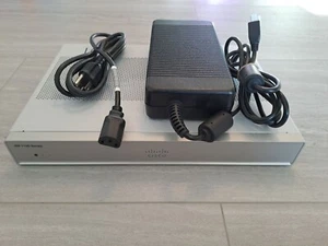 Cisco ISR 1100 C1111-8PW Alimentatore PoE 8 porte/Dual GE WAN + scheda PoE IOS 17.09.05f - Foto 1 di 3