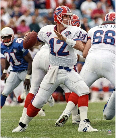 Jim Kelly Buffalo Bills Unsigned Set to Pass Photograph Cover