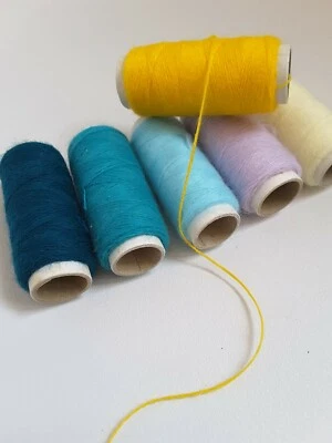 6 x VINTAGE BLUE GREEN LILAC YELLOWS FINE MOHAIR FISHING THREAD SPOOLS 5 gr each - Image 1 of 4