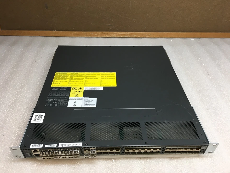 Cisco MDS 9148 DS-C9148-16P-K9 V02 Multilayer Fabric Switch with Rack Ears incl. - Image 1 of 4