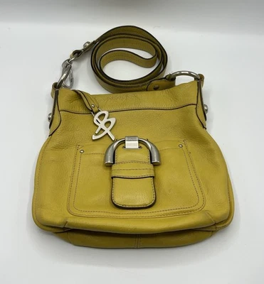 Bolso Bandolera B. Makowsky Amarillo Mostaza Cuero Guijarro Cartera Bolsillo Frontal LEER Foto 1 de 4