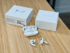 Apple AirPods Pro 1st Generation Wireless Charging Case oem Earphone ear pods - Photo 1 sur 2