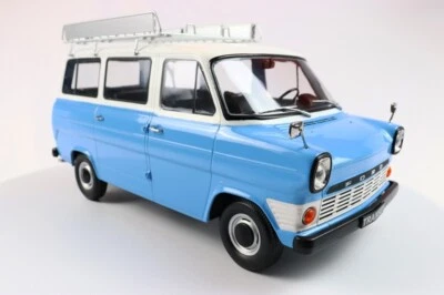 Ford Transit mit Dachträger hellblau  Modelauto 1:18 NEU Oldtimer - Bild 1 von 2
