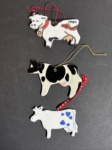 3 Vintage Kuh Ornamente, Keramik und Ton Molkerei Holstein Bauernhof Weihnachtsdeko - Bild 1 von 8