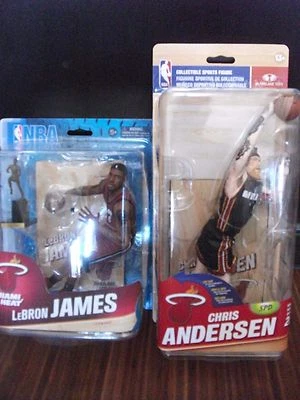 Mcfarlane Lebron James con Trofeo S24 y Chris Andersen S26  Foto 1 de 4