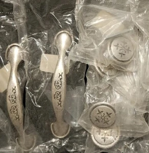Laurey Cimarron 2 Züge & 10 Knöpfe Satin Silber Ton Schrank Hardware Made USA - Bild 1 von 9
