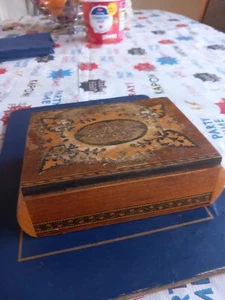 Old wooden jewellery/cigar box - Picture 1 of 8