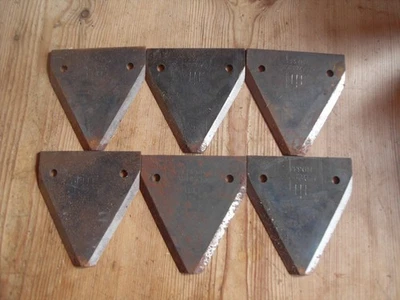 6 x Vintage International  McCormick Finger Bar Cutter Bar Mower Sections - Image 1 of 4