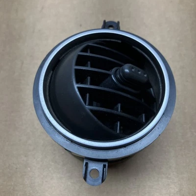 Оригинальный обогреватель приборной панели переменного тока для Mazda MX-5 Miata 2006-2015 годов выпуска NE51GM933 06-15 - Изображение 1 из 4