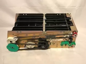 Cubo de desvío de plástico NCR ATM 5305/5E Presentador 120V Hawk 4450639532 ENVÍO GRATUITO - Imagen 1 de 5