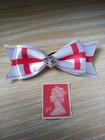 NEW DOG HAIR BOWS, TOP KNOTS,  1 X ENGLAND FLAG  SATIN DOG  BOW WITH RUBBER.