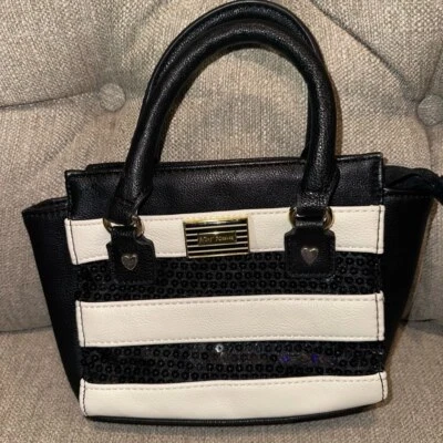 Nuevo sin etiquetas Bolso de Mano Cartera Betsey Johnson Para Mujer Mini Blanco y Negro Rayas Lentejuelas Foto 1 de 4