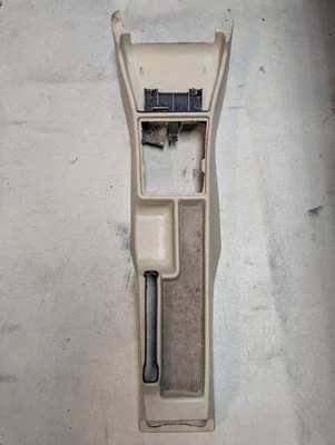 Mercedes Benz 190E beige claro tostado consola central moldura envolvente W201 Foto 1 de 4