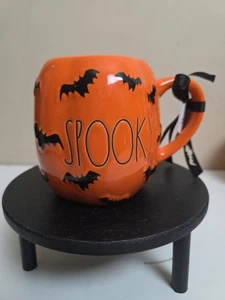 Taza de Halloween Rae Dunn Espeluznante Naranja Calabaza con Murciélagos Negros Nueva con Etiquetas - Imagen 1 de 6