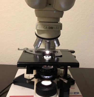 Microscopio de contraste de fase vertical Leica DM LS2 3 objetivos PLAN probado funcionando Foto 1 de 3