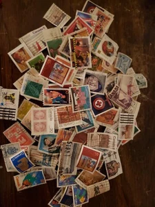 100 fine used Canadian stamps mixed, good ones, $2.19 only, discount shipping! - Imagen 1 de 1
