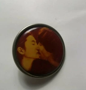 The Beatles John Lennon spilla retro grande bottone vintage bella VEDI - Foto 1 di 4