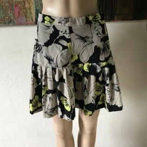 Gonna Banana Republic floreale plissettata taglia 10 mini foderata casual multicolore - Foto 1 di 6