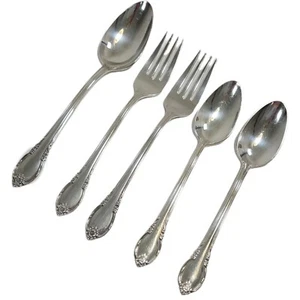 REMEMBRANCE 2 tenedores de ensalada cuchara de sopa 2 cucharaditas 1847 Rogers Bros IS placa de plata - Imagen 1 de 2