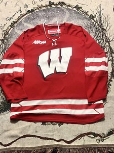 WCHA University of Wisconsin Badgers Hockey Jersey Large Unisex Under Armour Red - Picture 1 of 6