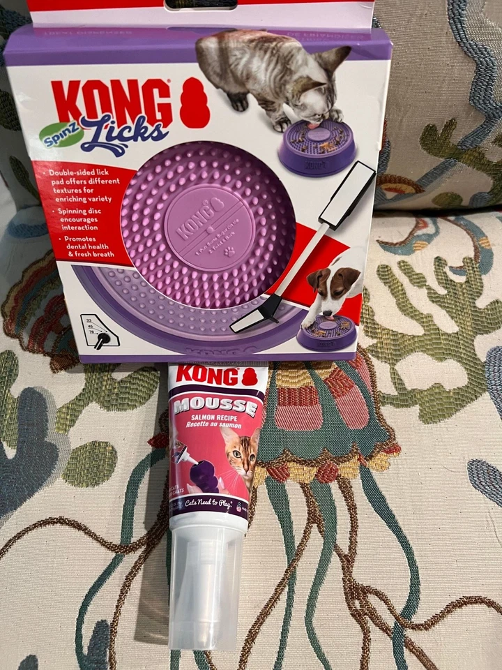 Licks Spinz Treat Dispenser Small 1 Count By Kong