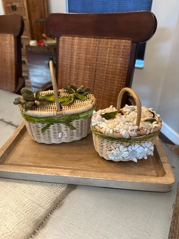 Two (2 ) Shell Flowers Baskets 1970s Vintage Handcrafted Cottage Core Cover
