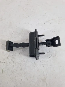 Freno de puerta trasero izquierdo PEUGEOT 208 A91RL - Imagen 1 de 5