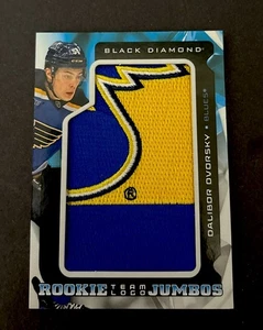 2025-26 Black Diamond Dalibor Dvorsky RC Team Logo Jumbo St Louis Blues Logo - Picture 1 of 2