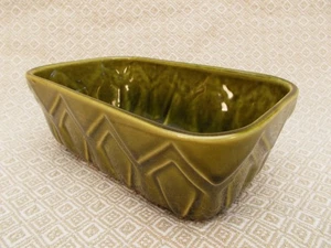Vintage Brush Planter A107-7 USA Dark Avocado Green With Geometric Line Design - Picture 1 of 7