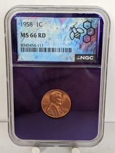 1958 1C Lincoln Wheat Cent Penny Red-NGC MS66 RD Trader Bea Purple Core #991 - Picture 1 of 5