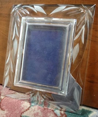 Marco de fotos MIKASA cristal pesado transparente 6X4 hoja de hierba de trigo  Foto 1 de 2