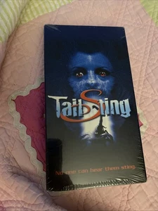 Tail Sting (VHS, 2002) b-movie, sci-fi horror thriller, SEALED, RARE, OOP - Foto 1 di 4