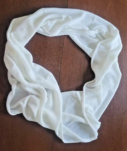 Schlauchschal weiß, dünn, zart, Baumwolle, Urlaub modische Ergänzung auf T-Shirt - Bild 1 von 6