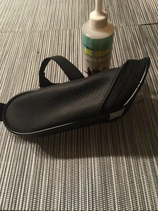 Fahrrad Satteltasche 48 cu in wasserdicht mit Reflektor + 1 Flasche Kettenschmiermittel - Bild 1 von 7