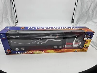 New Ray International Lonestar Long Hauler New 1/32 Black  - Image 1 of 4