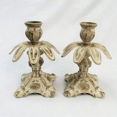 Juego de 2 candelabros de flores de metal chippy cottage chic ornamentado granja 6" Foto 1 de 4