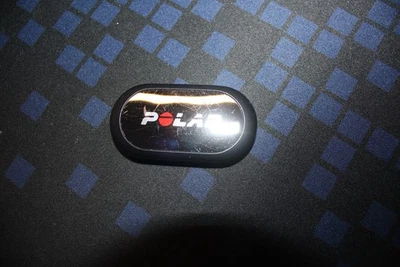 Sensor de frecuencia cardíaca Polar H10 sin correa para el pecho necesita ser reiniciado y baterías Foto 1 de 4
