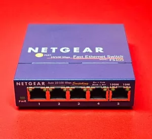 NETGEAR FS105 v. 2 ProSafe 5-Ports 10/100Mbps Ethernet Switch FS 105 - NOS - Picture 1 of 3
