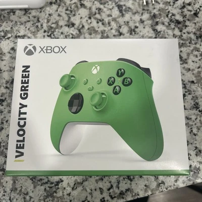 Microsoft - Xbox Wireless Controller for Xbox Series X, Xbox Series S, Xbox O... - Image 1 of 3