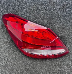 Mercedes C-Klasse W205 Limousine LED Rücklicht Rückleuchte LINKS ORIGINAL - Bild 1 von 4