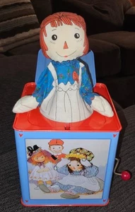 Schylling Raggedy Ann & Andy Musical Jack-in-The-Box Vintage Usato in ottime condizioni - Foto 1 di 7