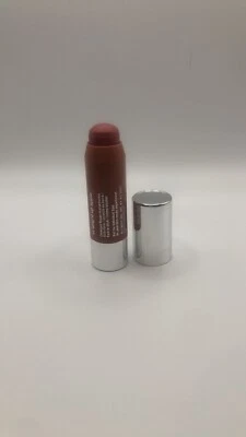 Bálsamo Clinique Chubby Stick color mejillas - manzana ampliada, 0,13 oz Foto 1 de 4